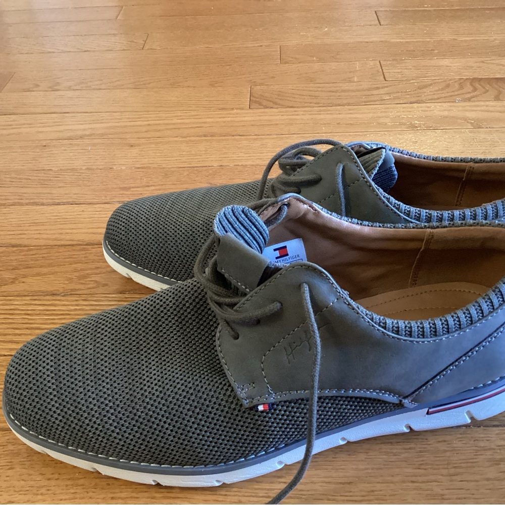 Tommy Hilfiger Gray Sneakers with Sporty Design